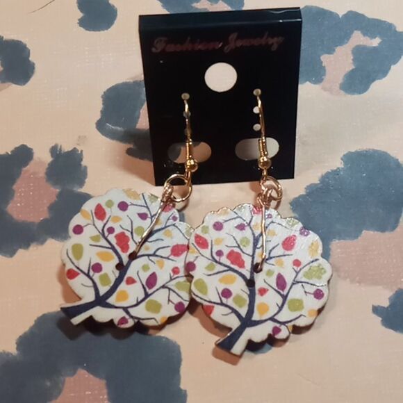 Button tree earrings - Picture 1 of 4